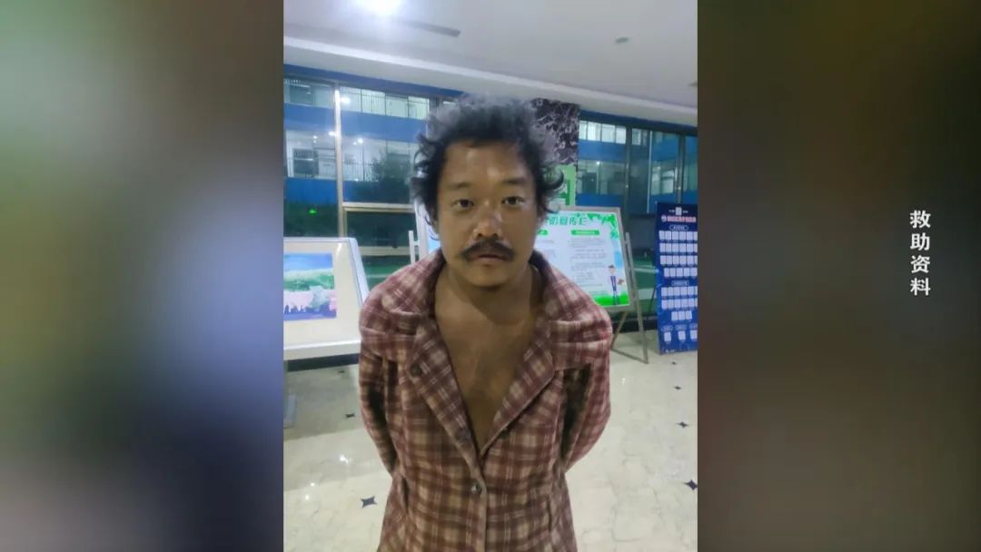 DƬ